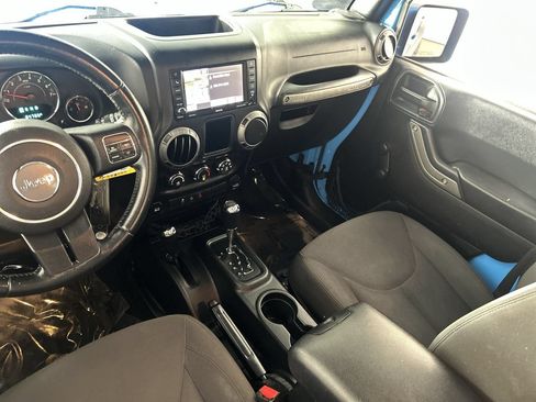 Used 2017 Jeep Wrangler Unlimited Sport w/ Connectivity Group AWD/4WD image 22