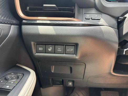 Used 2024 Toyota Grand Highlander AWD Hybrid image 16