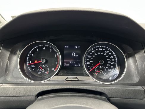 Used 2019 Volkswagen Golf S image 18