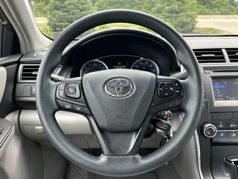 Used 2017 Toyota Camry LE FWD image 7