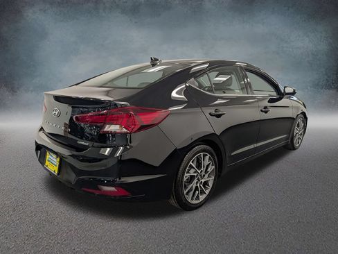 Used 2019 Hyundai Elantra Limited w/ Cargo Package FWD image 4