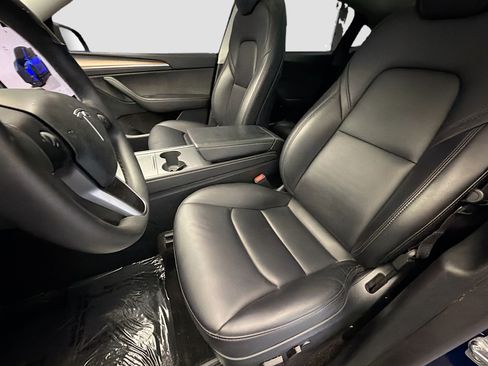 Used 2024 Tesla Model Y 2WD image 11