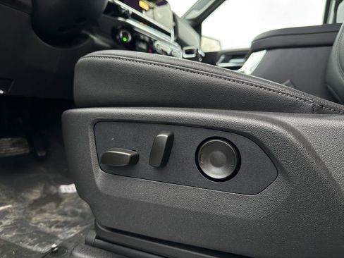 New 2026 GMC Sierra 1500 SLT image 15