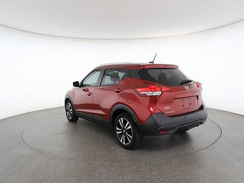 Used 2020 Nissan Kicks SV image 11