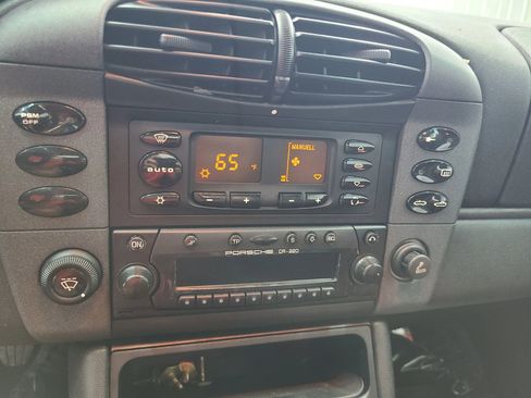 Used 1999 Porsche 911 Carrera 4 image 30