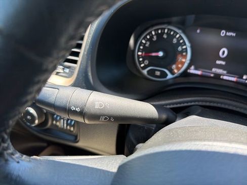 Used 2016 Jeep Renegade Limited AWD/4WD image 39