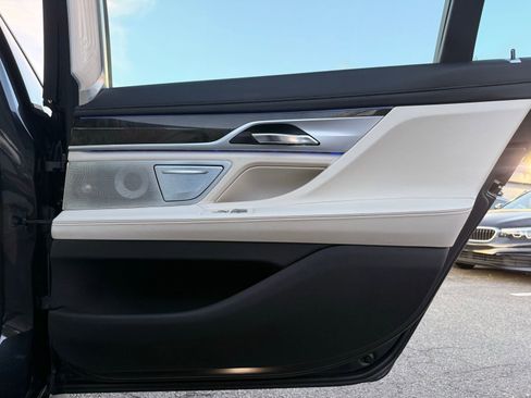Used 2016 BMW 750i xDrive image 33