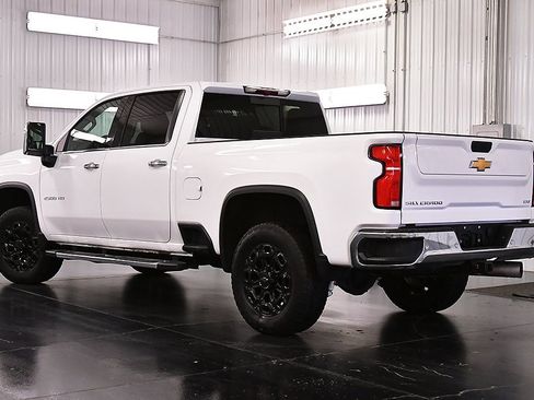 Used 2024 Chevrolet Silverado 2500 LTZ w/ LTZ Plus Package image 5