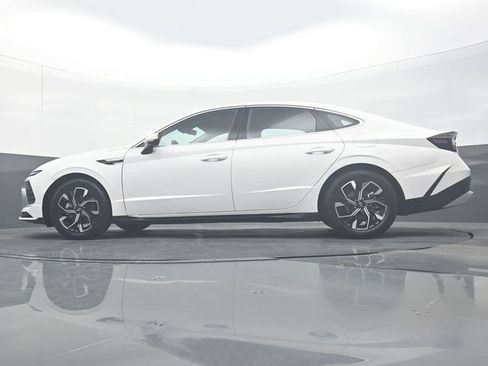 Used 2025 Hyundai Sonata SEL FWD image 30