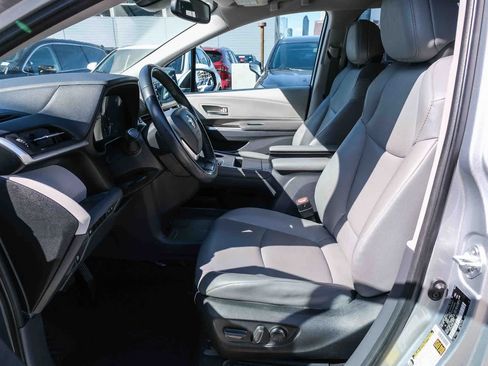 Certified 2023 Toyota Sienna XLE FWD image 17