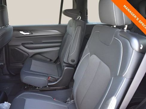 New 2025 Jeep Grand Cherokee L Laredo w/ Luxury Tech Group I image 16