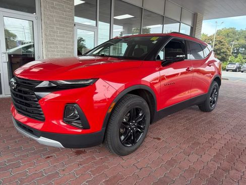 Used 2021 Chevrolet Blazer LT FWD image 2