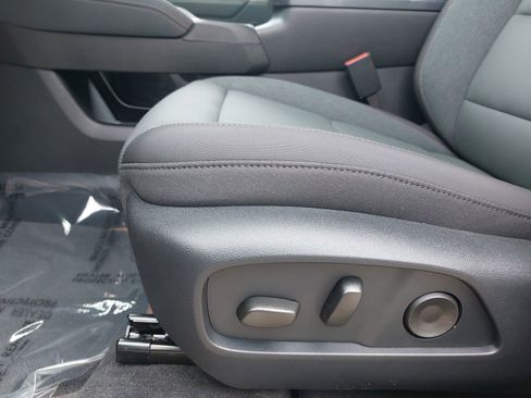 New 2026 GMC Terrain AT4 w/ Technology Package II AWD/4WD image 27