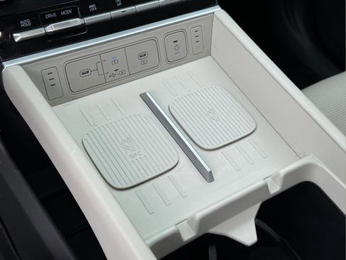 Used 2024 Hyundai Santa Fe Calligraphy image 22