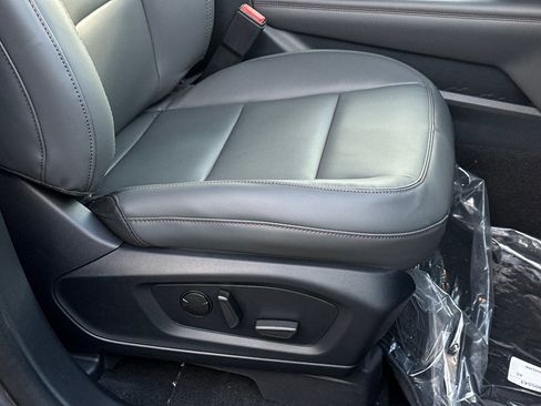 New 2026 Ford Explorer Active w/ Active Comfort Package image 13