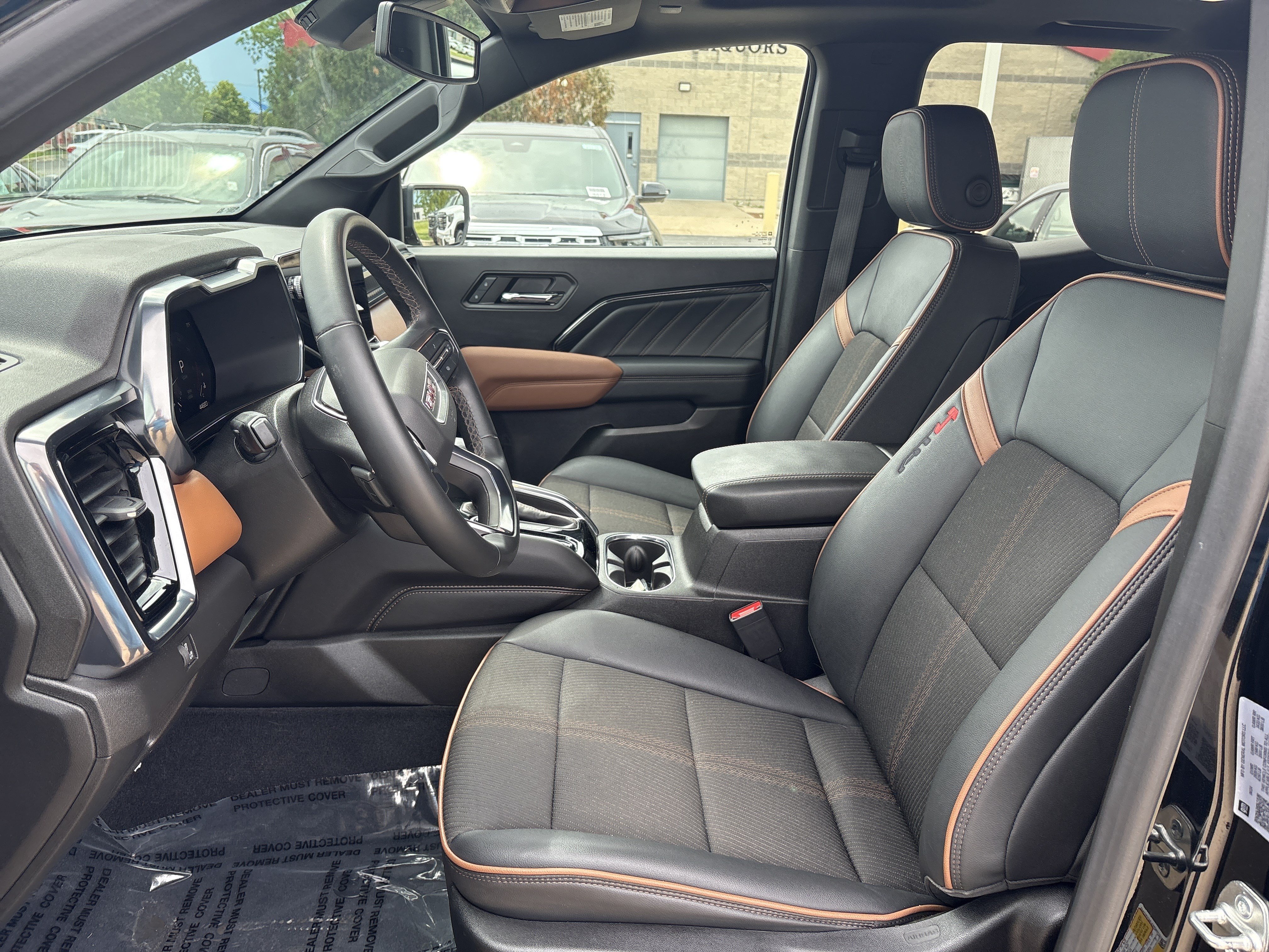 Used 2024 GMC Canyon AT4 AWD/4WD image 11