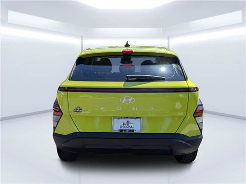 Certified 2025 Hyundai Kona SE FWD image 5