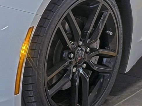 Used 2019 Chevrolet Corvette Stingray Coupe w/ Carbon Flash Badge Package image 20