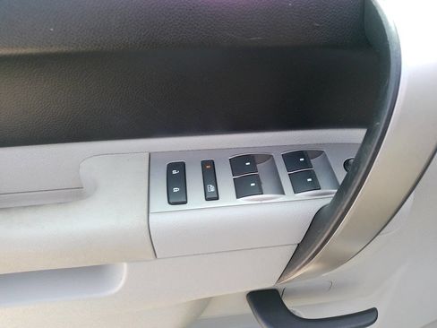 Used 2010 Chevrolet Silverado 2500 LT AWD/4WD image 22