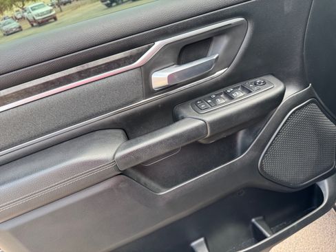 Used 2019 RAM 1500 Big Horn AWD/4WD image 11