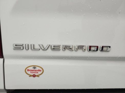 Used 2025 Chevrolet Silverado 1500 Custom image 25