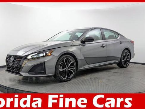 Used 2024 Nissan Altima 2.5 SR FWD image 1