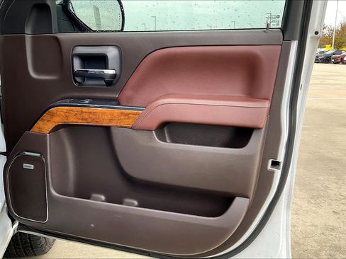 Used 2018 Chevrolet Silverado 1500 High Country image 21