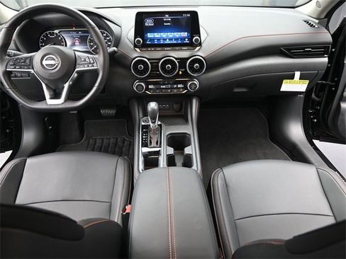 Used 2025 Nissan Sentra SR w/ SR Premium Package image 27