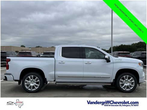 New 2026 Chevrolet Silverado 1500 High Country AWD/4WD image 3
