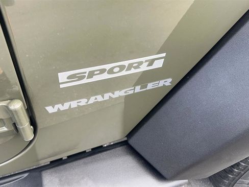 Used 2015 Jeep Wrangler Sport w/ Quick Order Package 23S AWD/4WD image 20