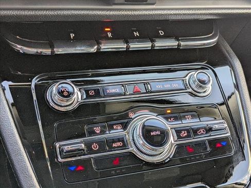 Used 2022 Lincoln Corsair Standard image 11