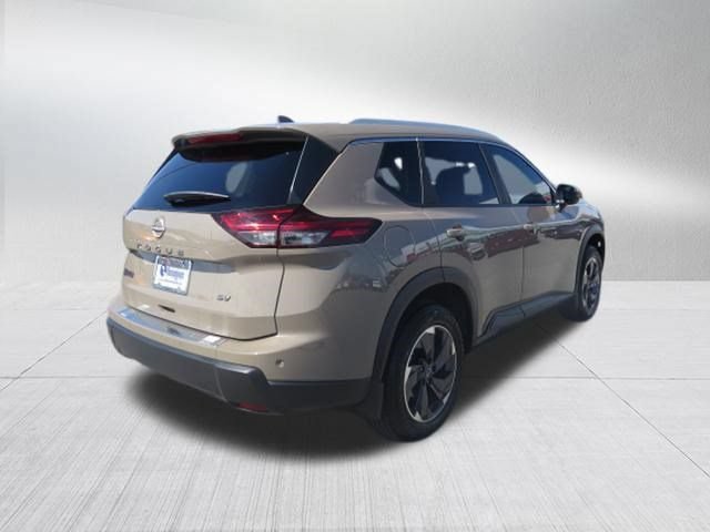 Used 2024 Nissan Rogue SV w/ SV Premium Package FWD image 3