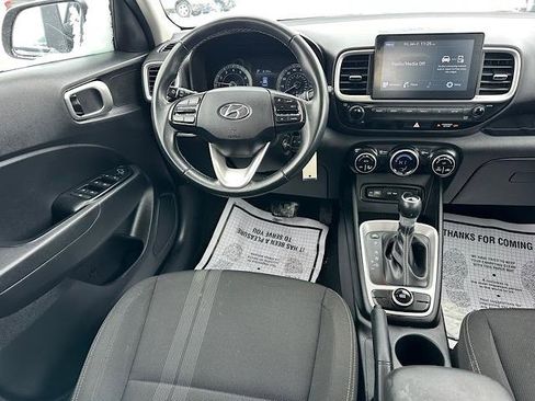 Used 2022 Hyundai Venue SEL w/ Cargo Package image 22
