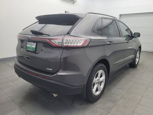 Used 2018 Ford Edge SE image 9