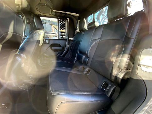 Used 2023 Jeep Gladiator Sport image 19