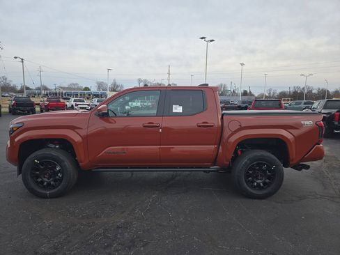 New 2025 Toyota Tacoma TRD Sport image 4