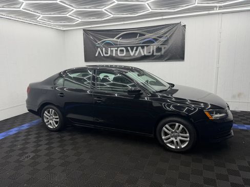 Used 2018 Volkswagen Jetta S w/ Cold Weather Package FWD image 2