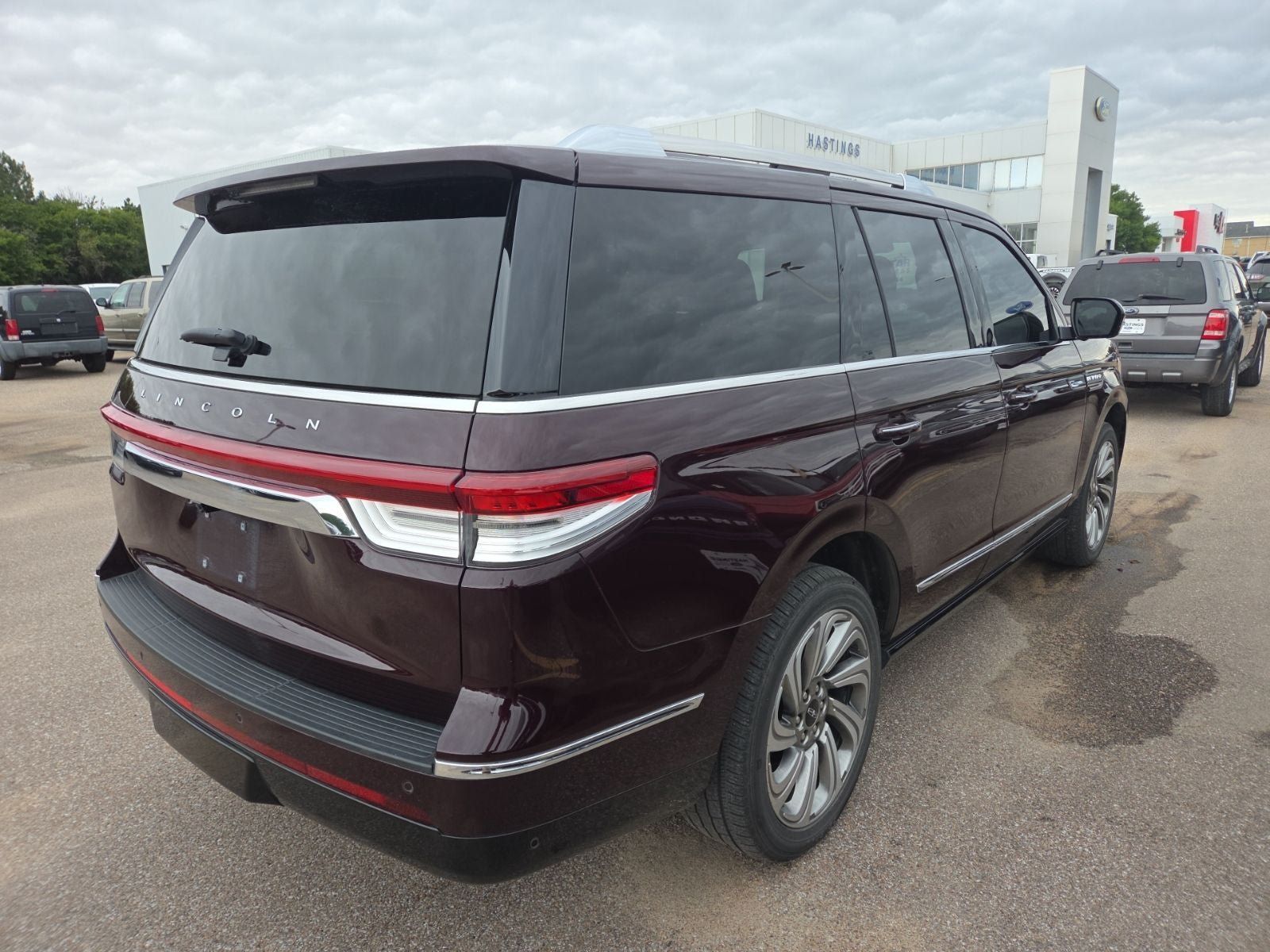 Used 2023 Lincoln Navigator 4WD image 7