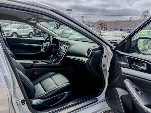 Used 2018 Nissan Maxima 3.5 SV image 14