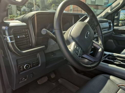 Used 2025 Ford F250 Lariat w/ Lariat Ultimate Package AWD/4WD image 11