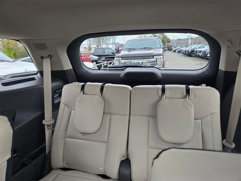 Used 2022 Ford Explorer Platinum w/ Equipment Group 601A image 11