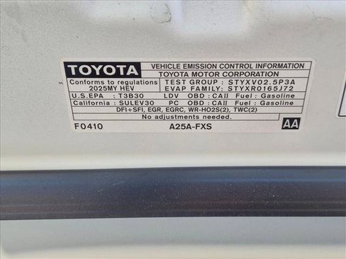 Used 2025 Toyota Camry SE w/ Convenience Package FWD image 21