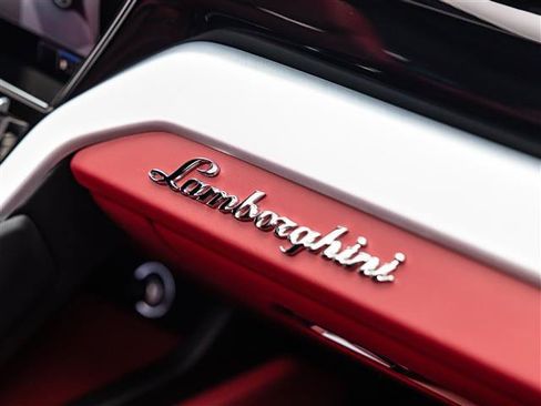Used 2020 Lamborghini Urus AWD/4WD image 31