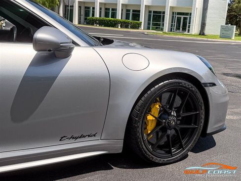 Used 2025 Porsche 911 Carrera 4 GTS AWD/4WD image 60