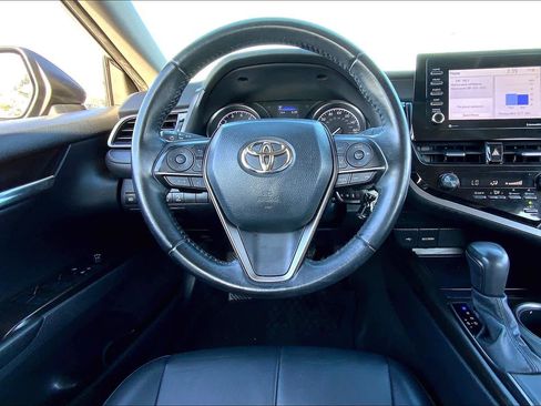 Used 2021 Toyota Camry SE w/ Carpet Mat Package (TMS) image 5