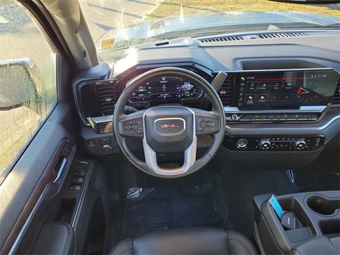 Used 2024 GMC Sierra 1500 SLT image 26