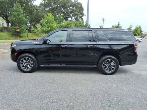 Certified 2023 Chevrolet Suburban Z71 w/ Luxury Package AWD/4WD image 8