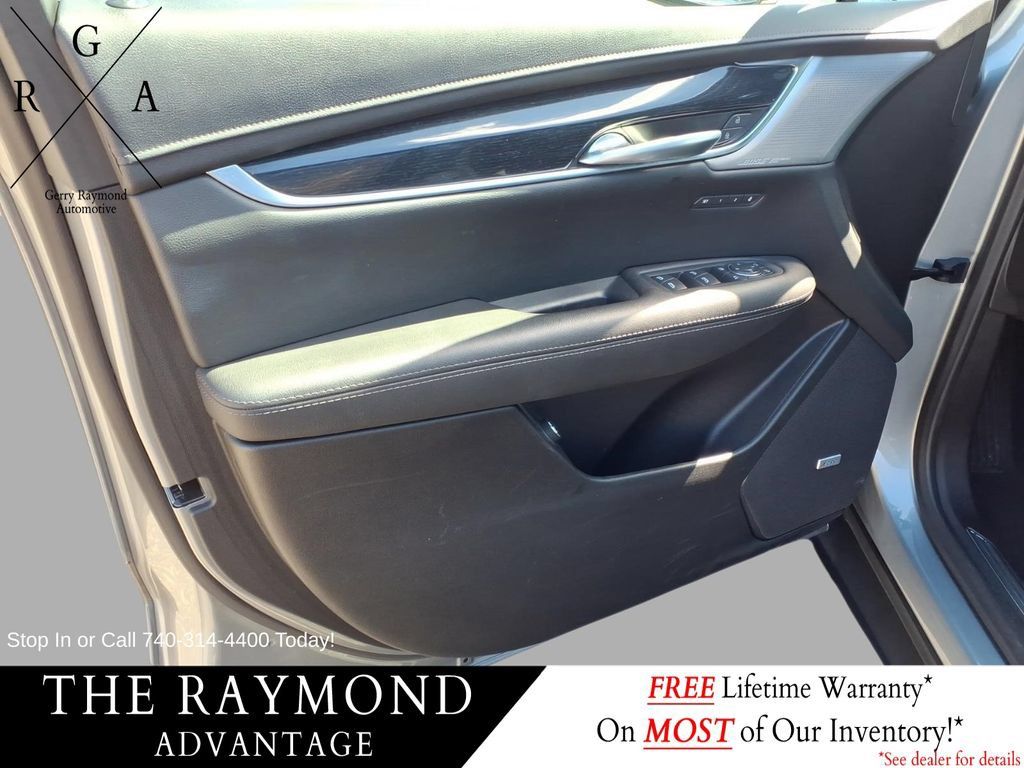 Used 2025 Cadillac XT5 Premium Luxury AWD/4WD image 16