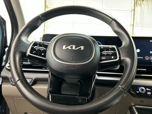 Used 2026 Kia Carnival SX FWD image 8