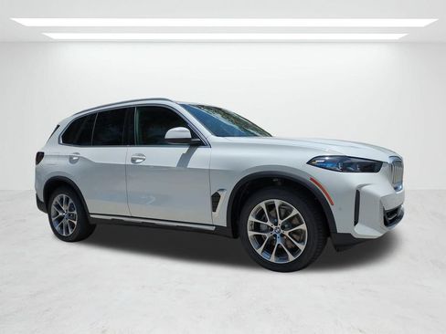 New 2026 BMW X5 sDrive40i w/ Parking Assistance Package RWD image 2